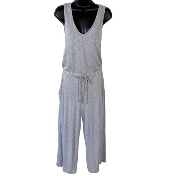Beyond Yoga Farrah Scoop-Neck Sleeveless Wide-Leg Cropped Jumpsuit - Picture 1 of 12